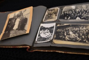 photo album 631084 1280 1